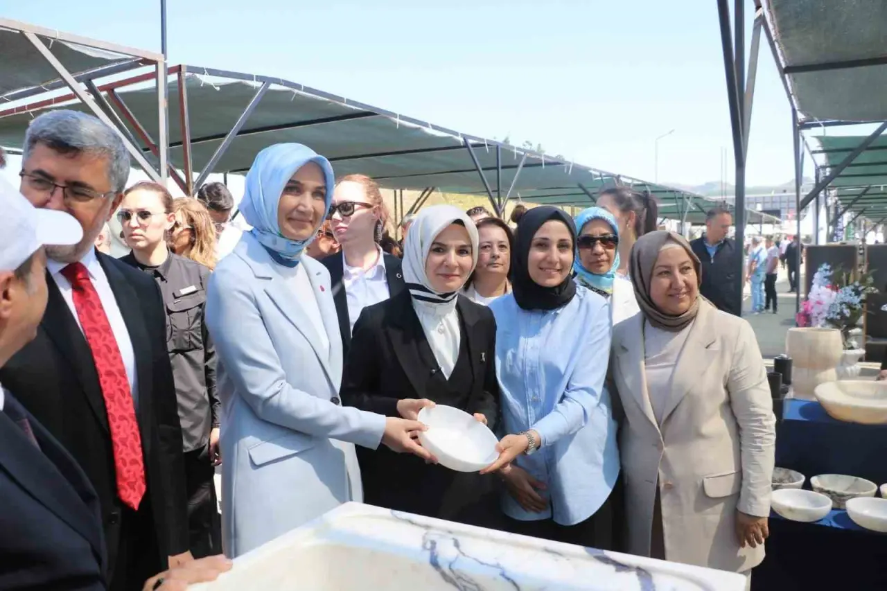 bakan-goktas-afyon-mermeri-sadece-yurt-icinde-degil-uluslararasi-alanda-da-taninacak