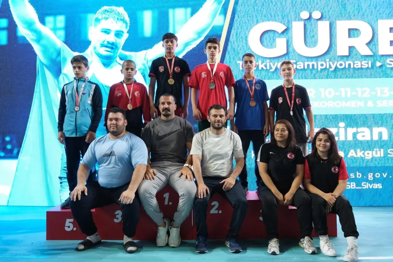 serbest-gures-turkiye-sampiyonasinda-bilecikli-sporculari-buyuk-basarilara-ulasti