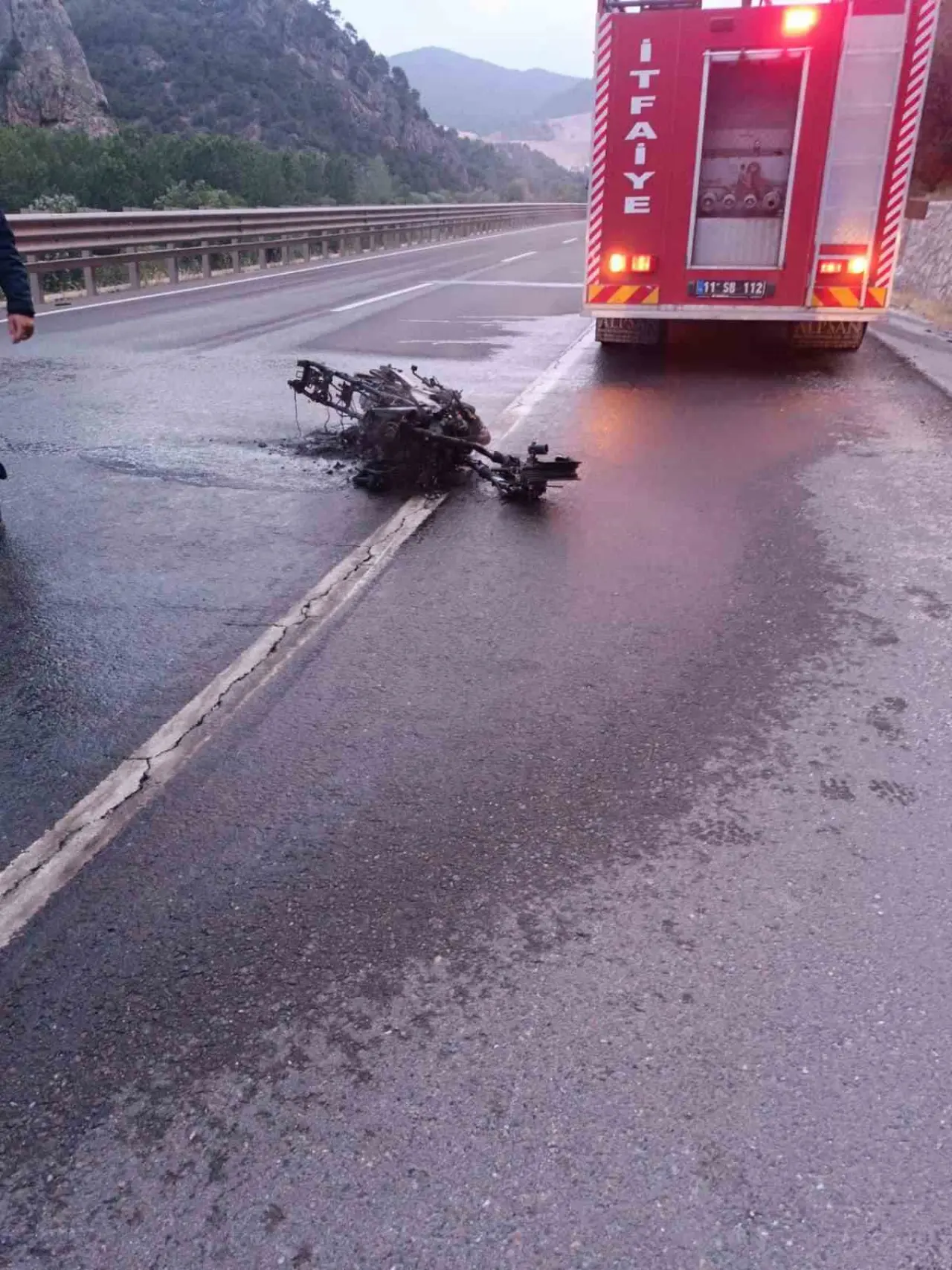 bilecikte-meydana-gelen-trafik-kazasinda-1-kisi-hayatini-kaybederken-5-kisi-de-yaralandi