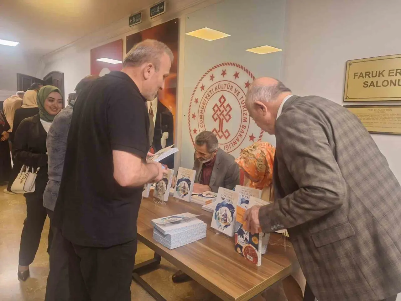 eskisehirde-bulunan-tarihi-el-yazmasi-eser-kitap-haline-getirildi