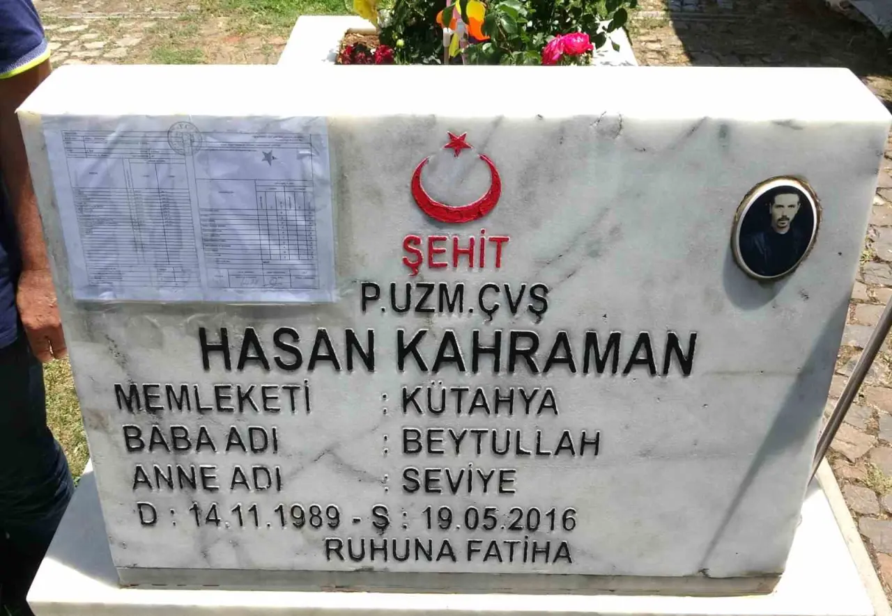 sehit-babasina-duygu-yuklu-karne-hediyesi