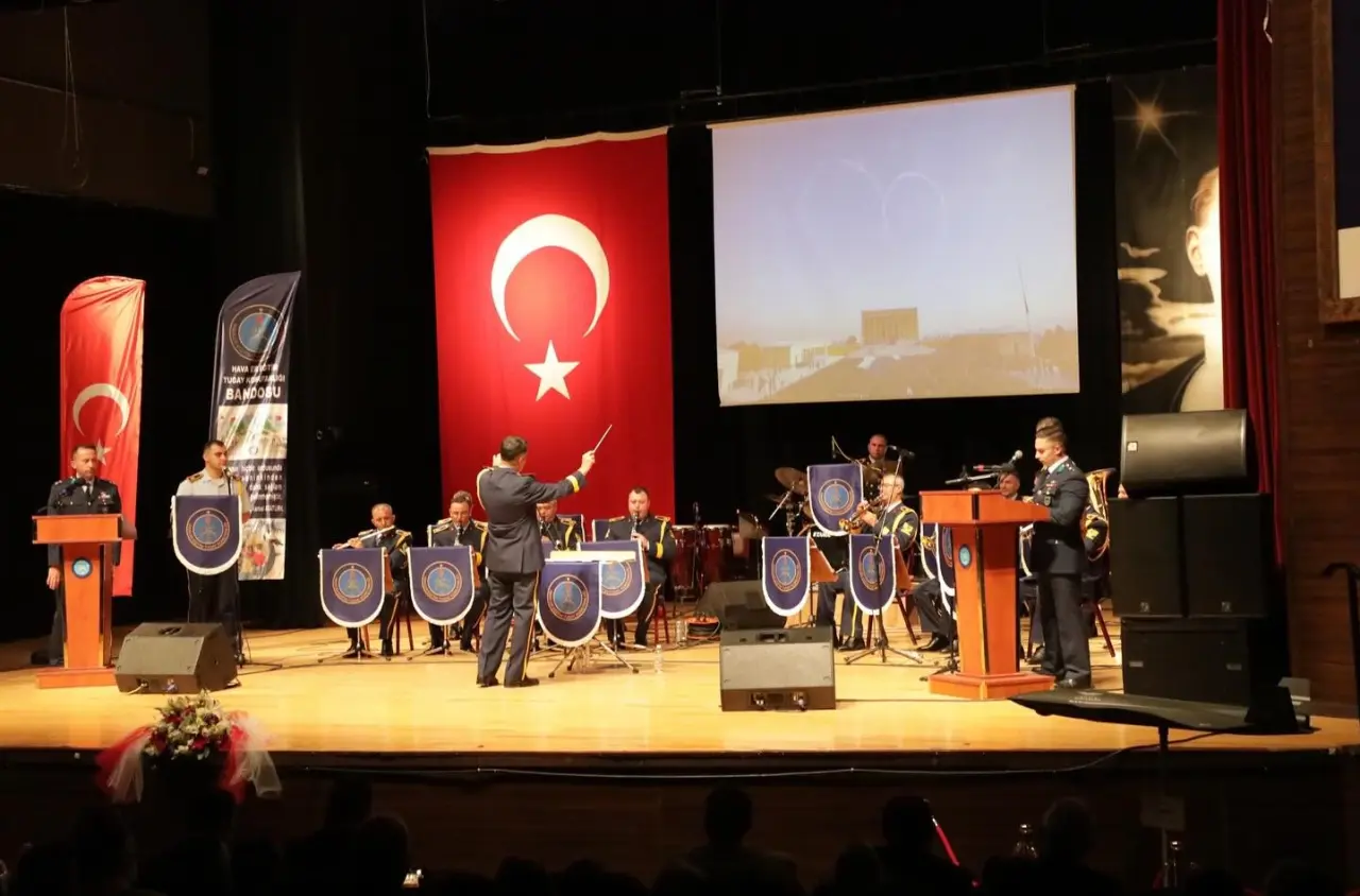 ordu-millet-el-ele-konseri-kutahyada-ilgi-gordu