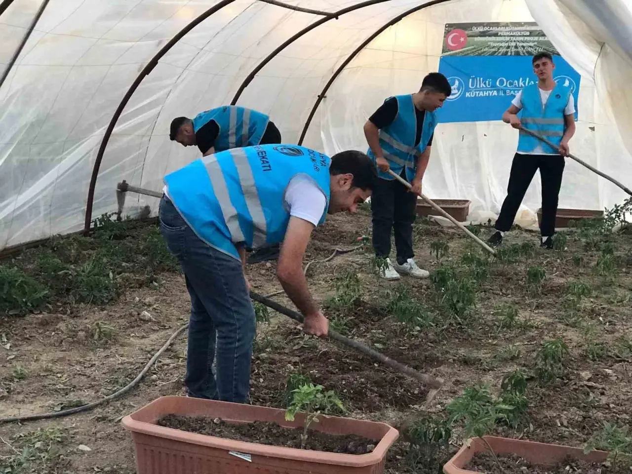 kutahyada-genclere-tarim-bilinci-permakultur-projesi-hayata-gecirildi