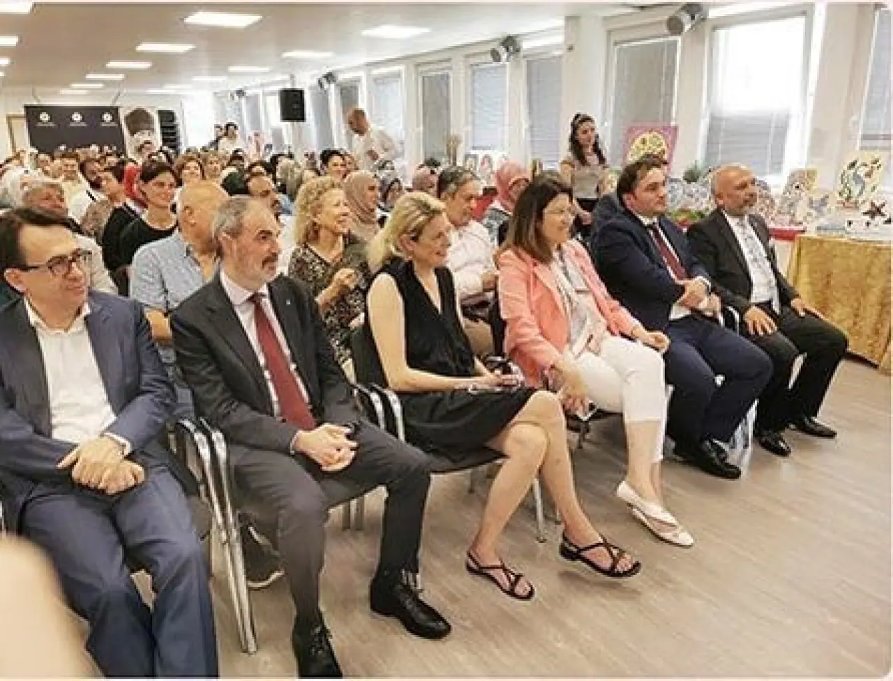 almanyada-sergilenen-kutahyanin-cini-eserleri-buyuk-ilgi-gordu