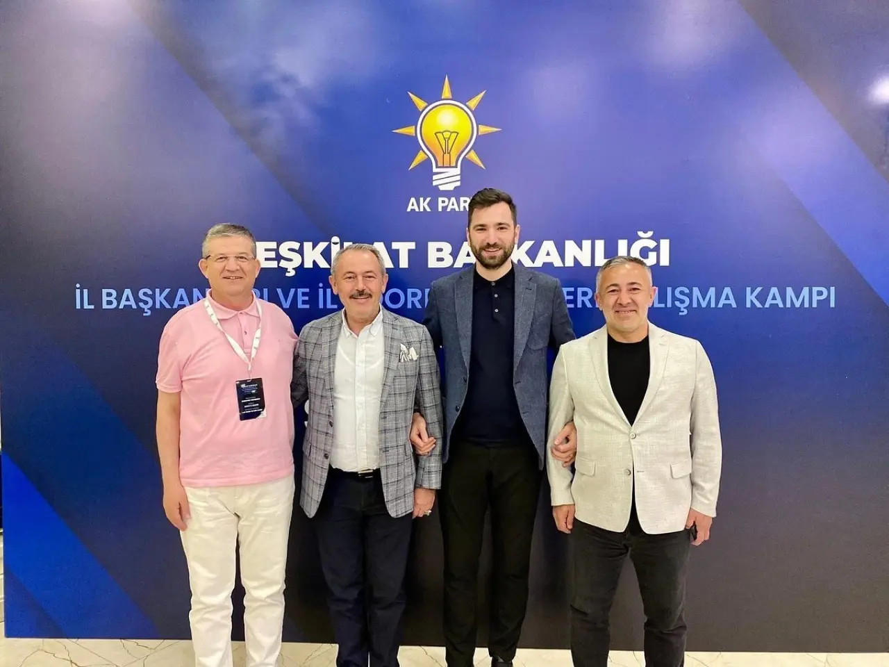 baskan-yildirim-ak-parti-calisma-kampina-katildi