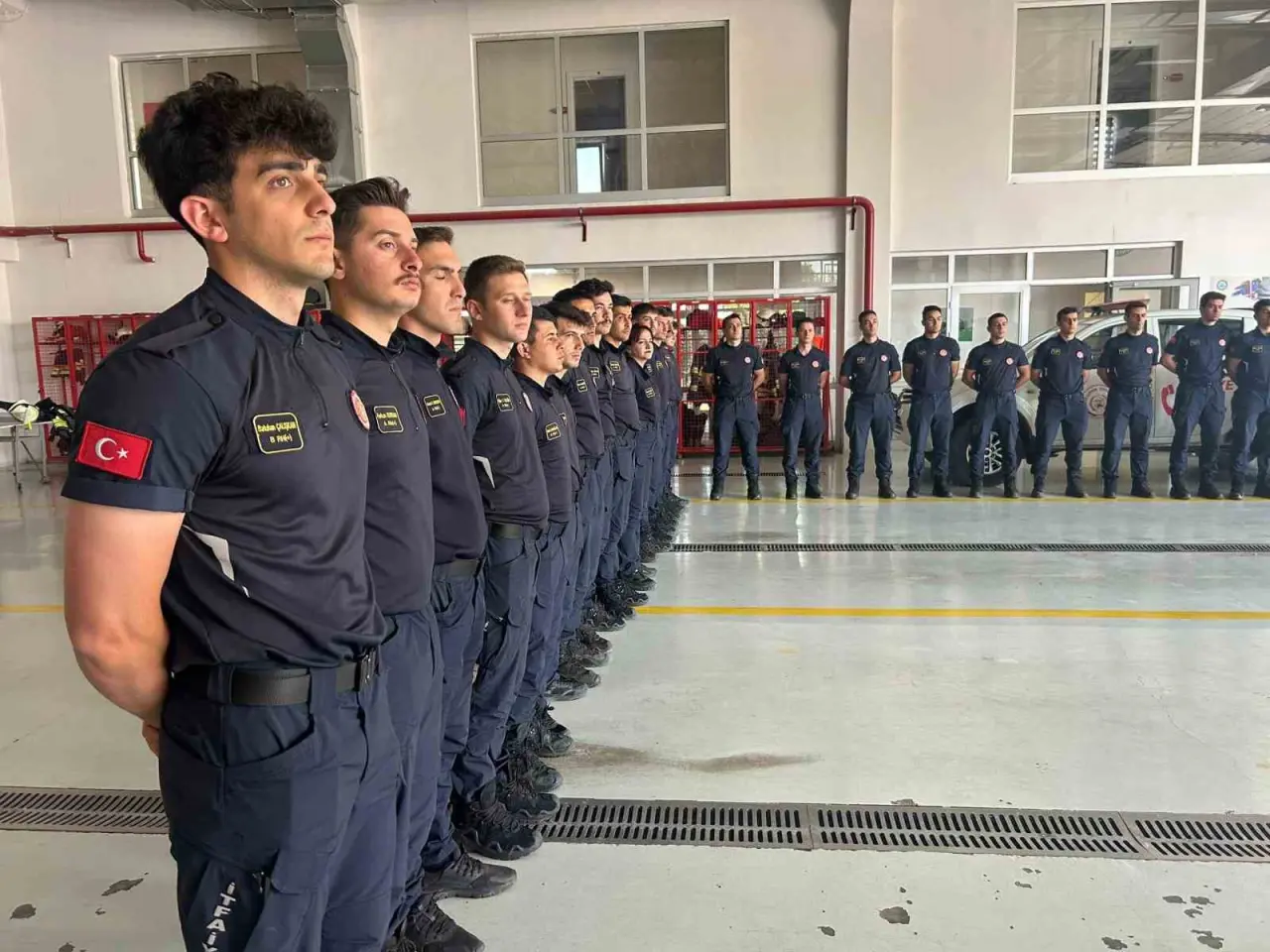 ozel-goreve-baslayan-45-itfaiye-erinin-gercegini-aratmayan-egitimi-nefes-kesti
