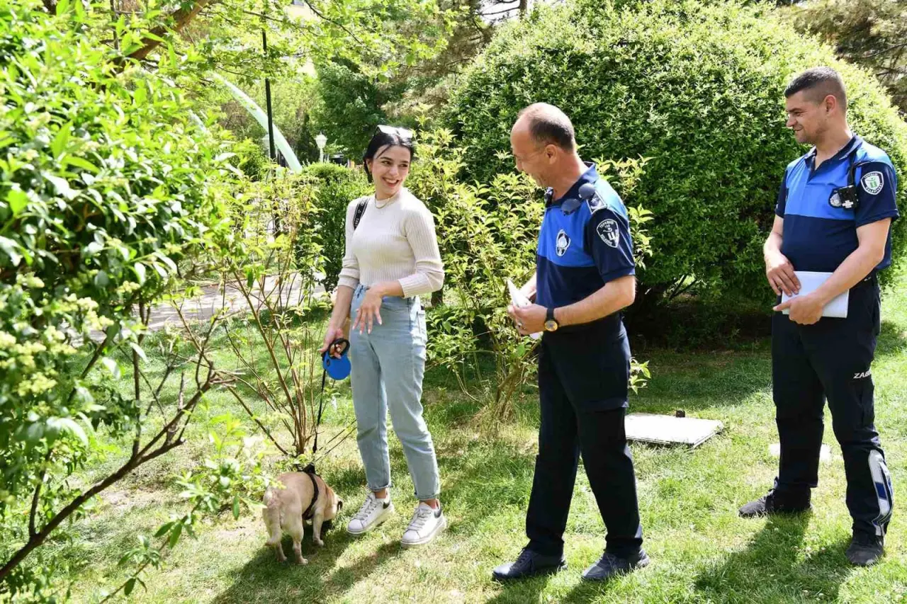 yerlere-sigara-izmariti-cop-atan-62-vatandasa-183-bin-86-lira-para-cezasi-uygulandi