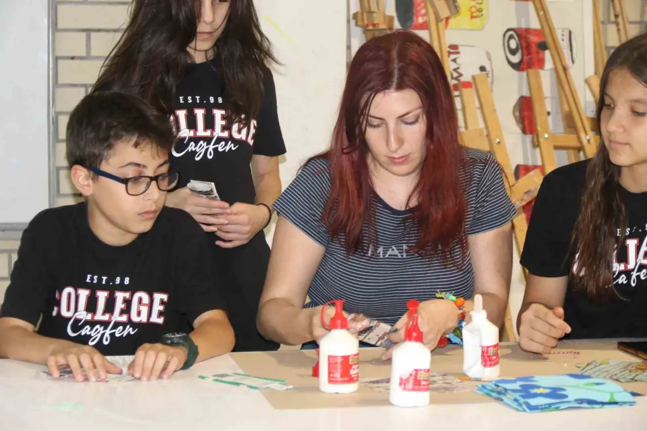 ozel-atik-kumaslardan-kitap-ayraci-uretiyorlar
