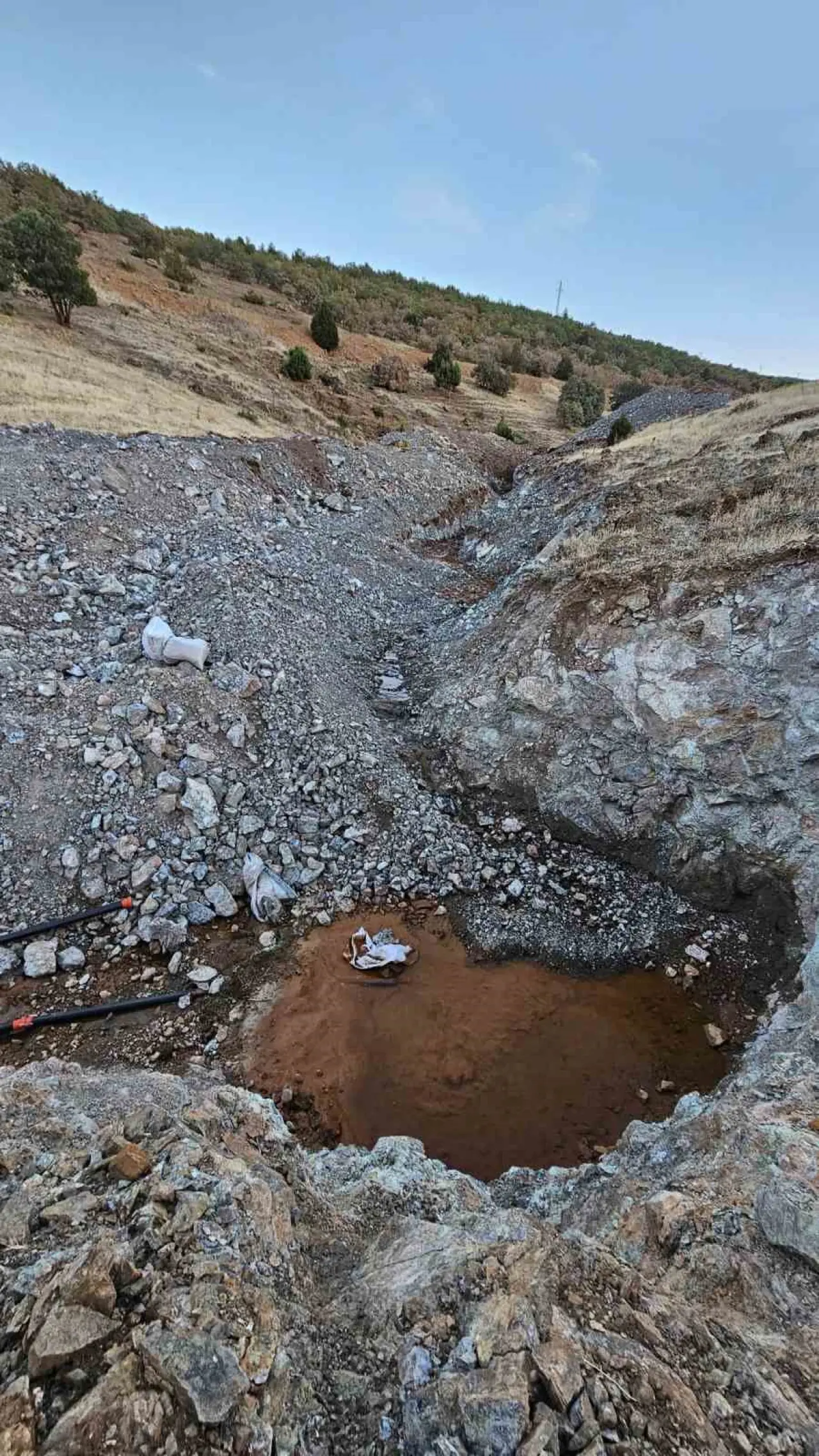 kacak-kazi-ile-koyden-koye-su-goturduler-hayvanlar-susuz-kaldi