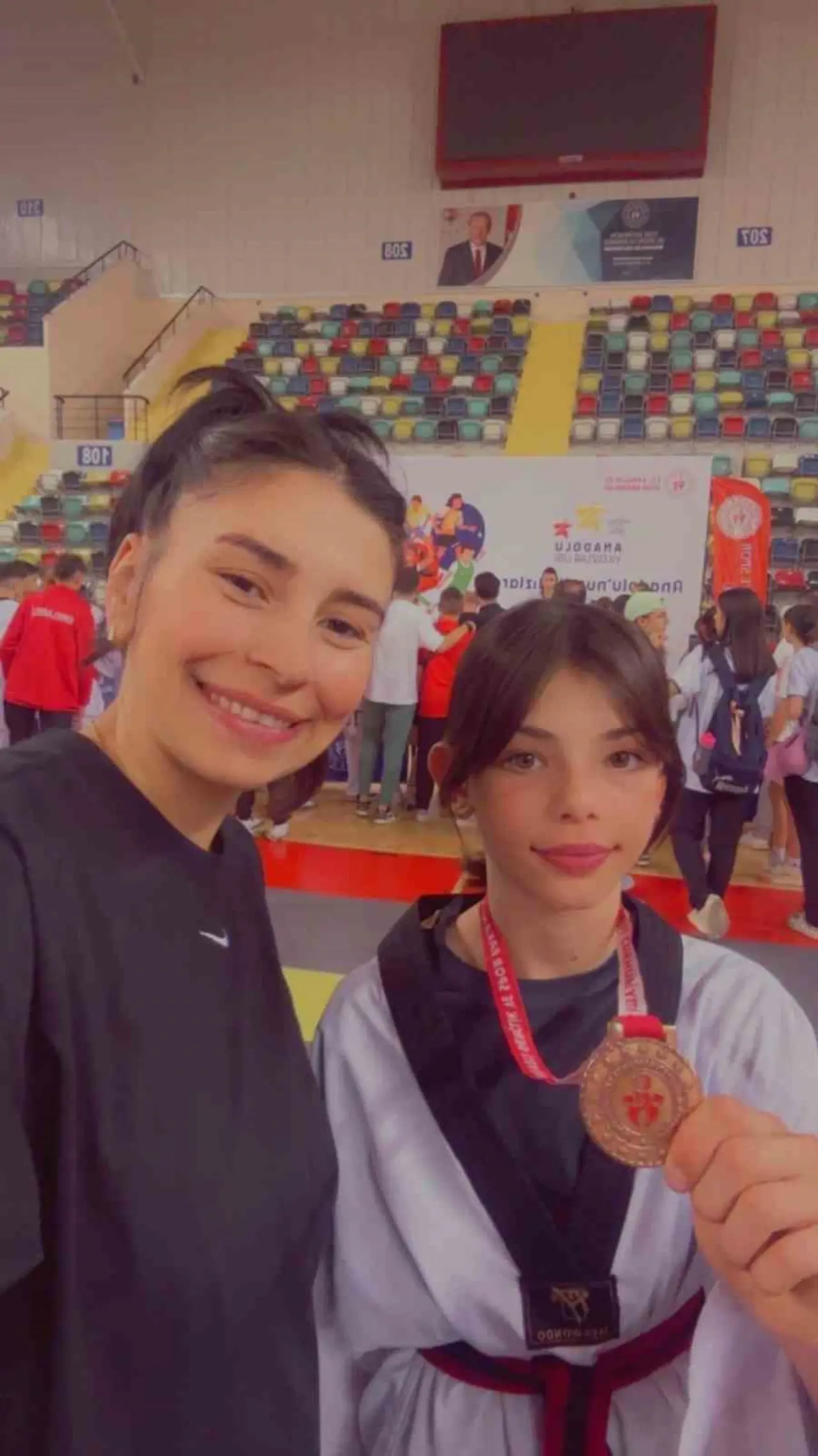 bilecikli-sporcularin-anadolu-yildizlar-ligi-taekwondo-yari-finallerinde-buyuk-basarisi