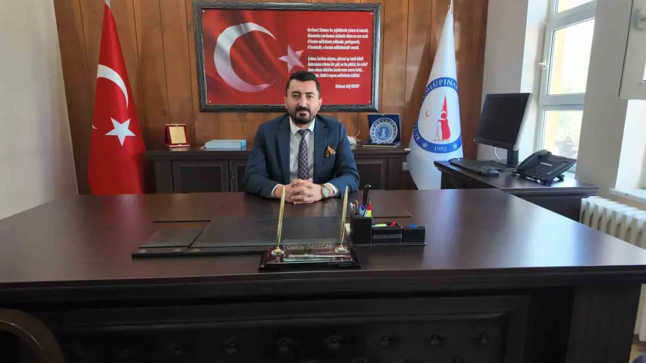 gediz-meslek-yuksekokulunda-mudurluk-devir-teslim-toreni