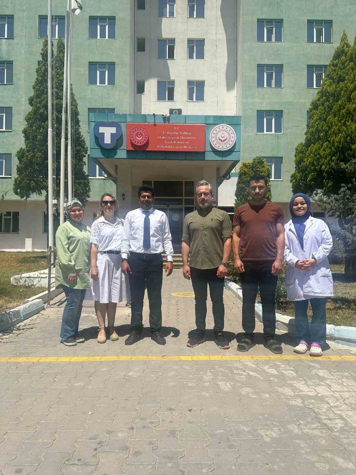 80-yas-ustu-ve-yataga-bagimli-bireyler-icin-e-rapor-sureci-huzurevlerinde-anlatildi