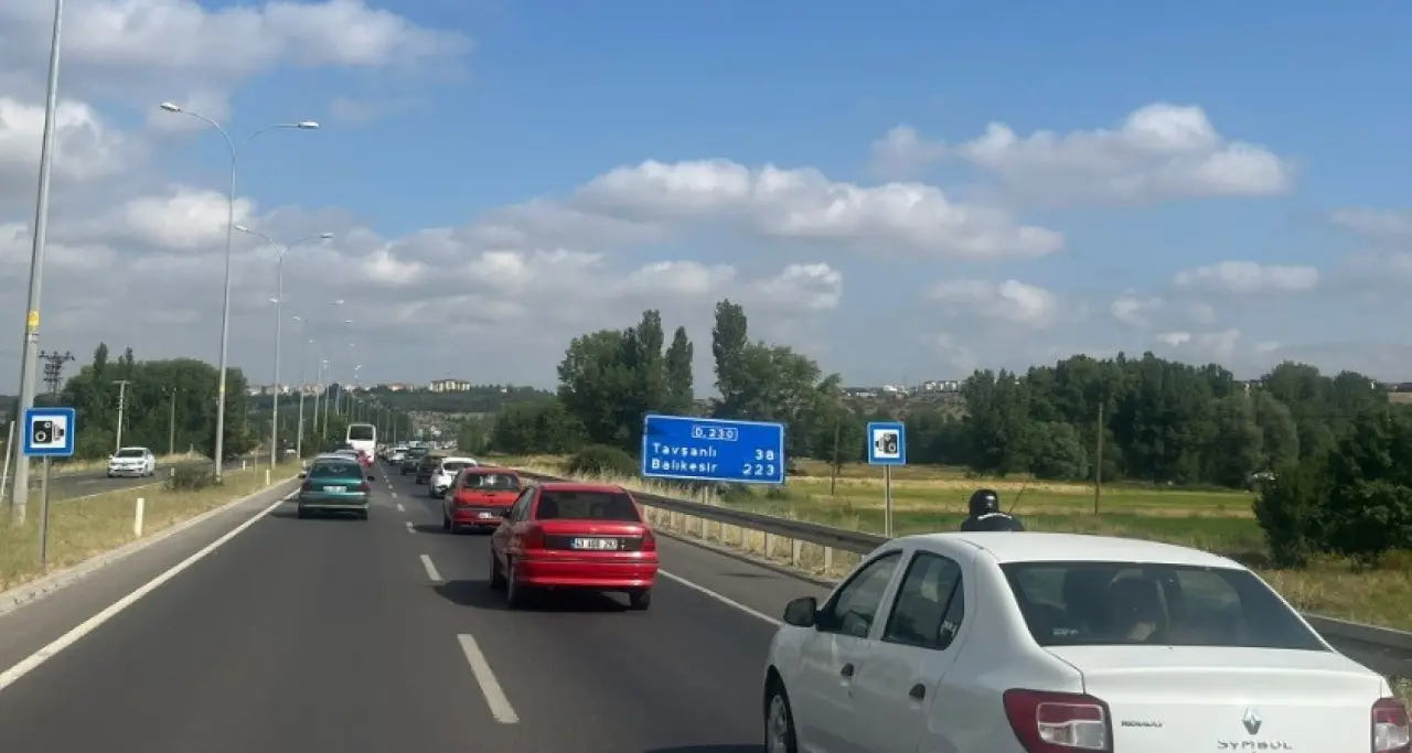 kutahyada-yks-sinavinda-polis-ekiplerinden-zamanla-yaris