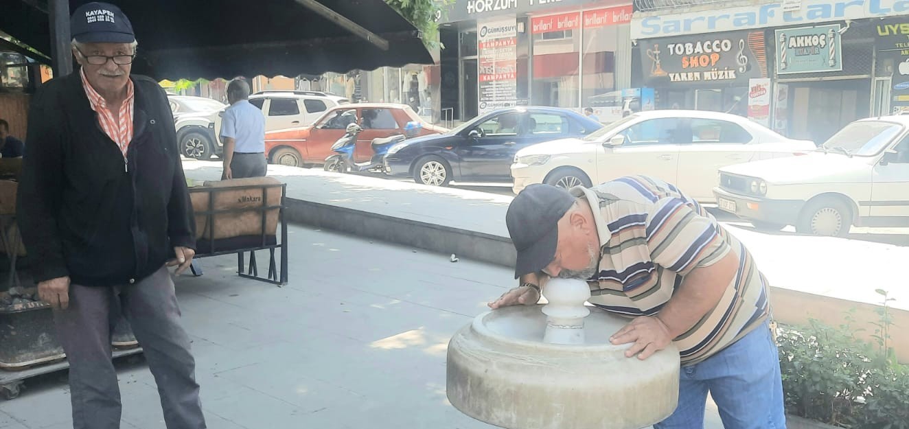 bu-ilcenin-sokaklarindaki-cesmelerden-100-yili-askindir-buz-gibi-dogal-kaynak-suyu-akiyor
