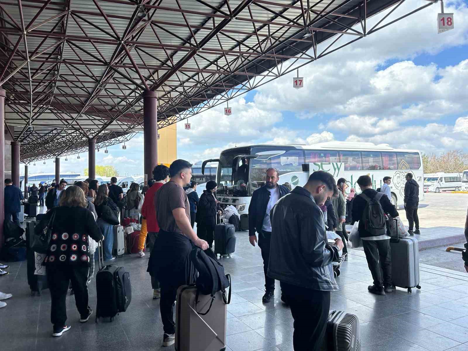 eskisehir-otogarinda-bayramda-yogunluga-karsi-ek-seferler-konuldu