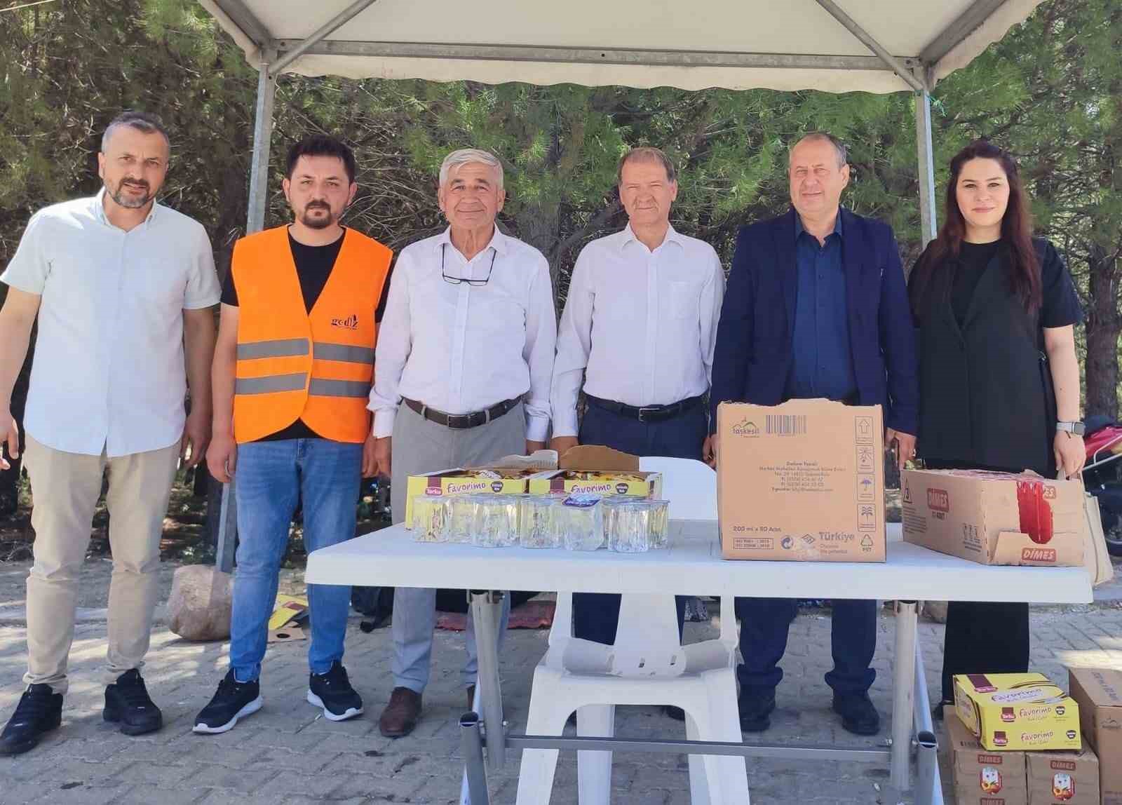 gediz-belediyesi-yks-heyecaninda-ogrenci-ve-ailelerini-yalniz-birakmadi