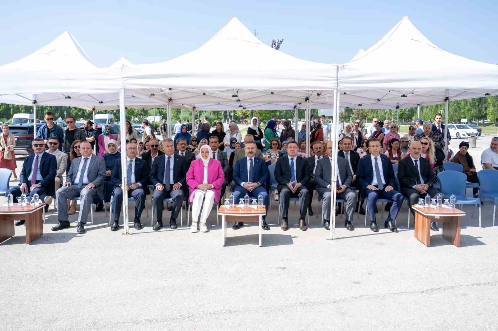 hayat-boyu-ogrenme-yil-sonu-sergisinin-acilis-toreni-yapildi