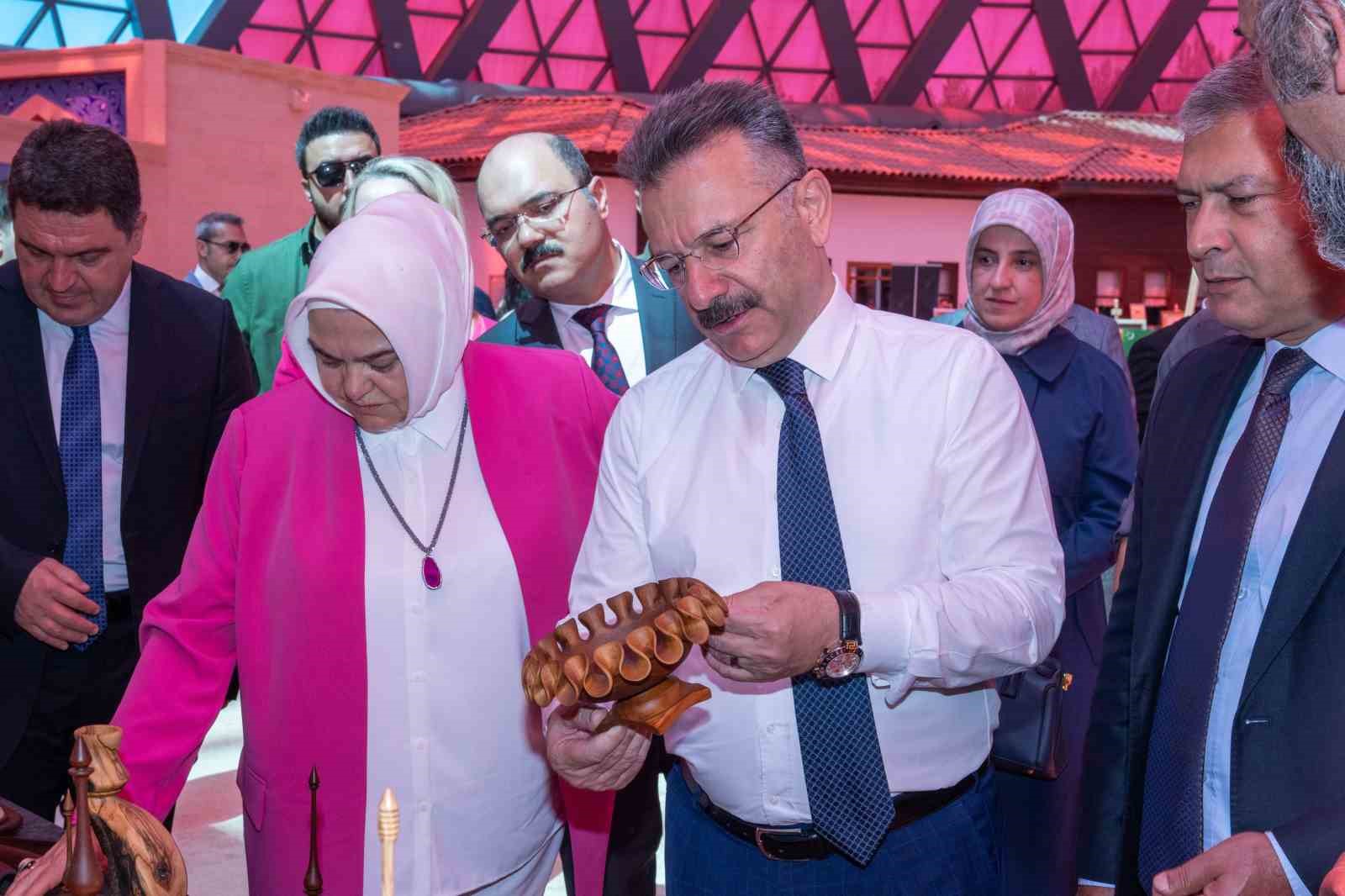hayat-boyu-ogrenme-yil-sonu-sergisinin-acilis-toreni-yapildi
