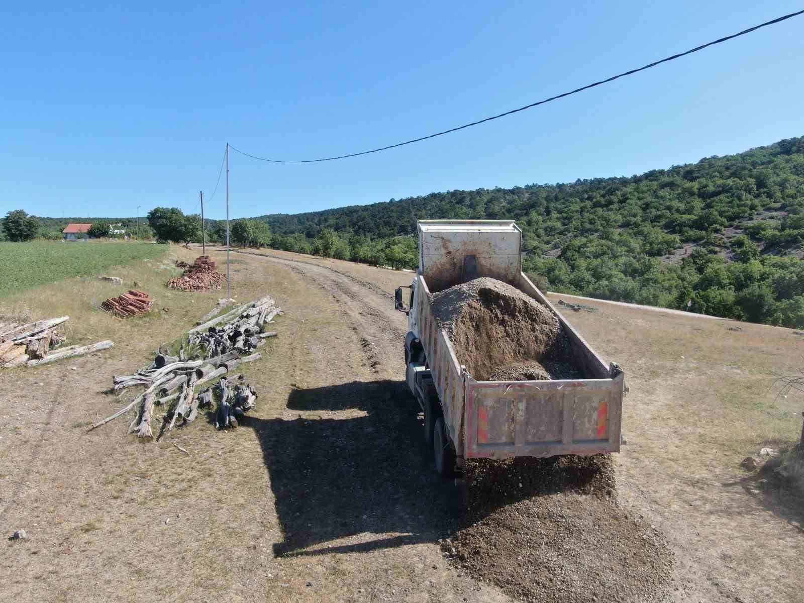 inonude-dis-mahalle-yollari-yapimi-devam-ediyor