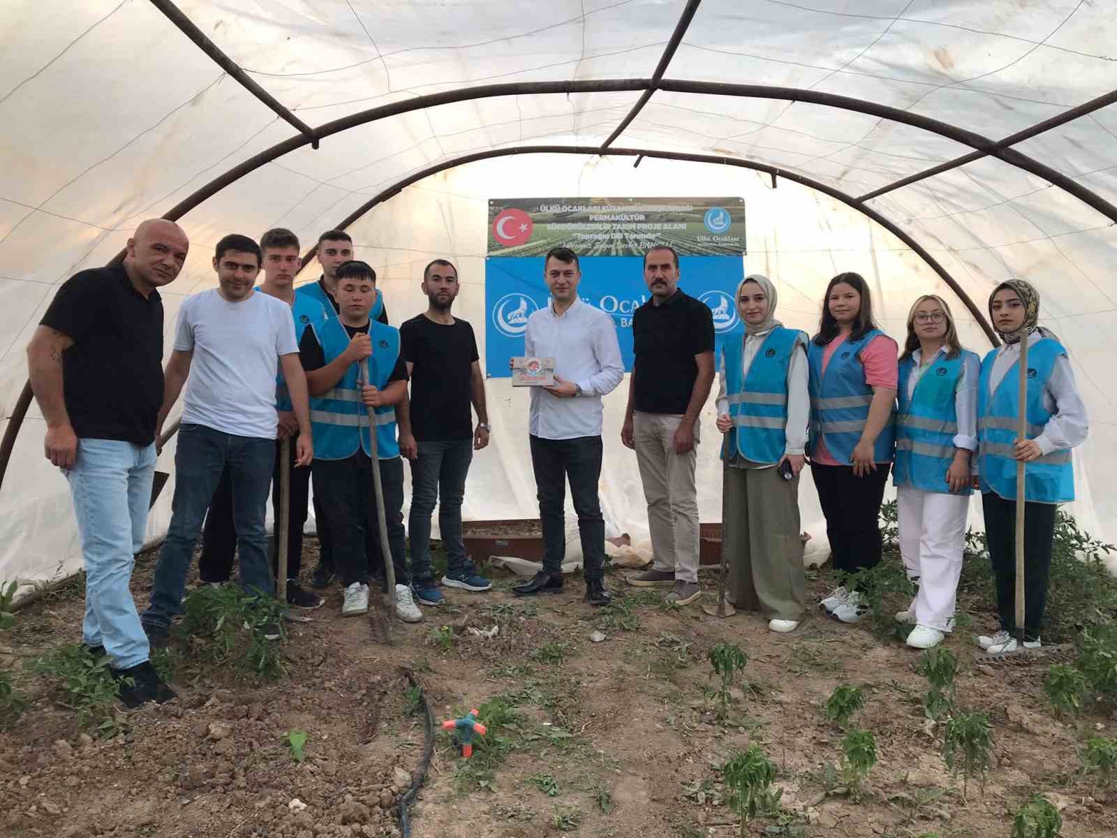 kutahyada-genclere-tarim-bilinci-permakultur-projesi-hayata-gecirildi