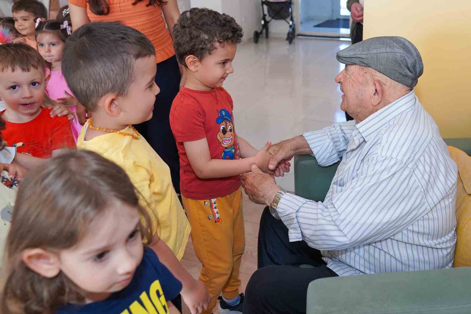 minikler-buyukleriyle-bayramlasti