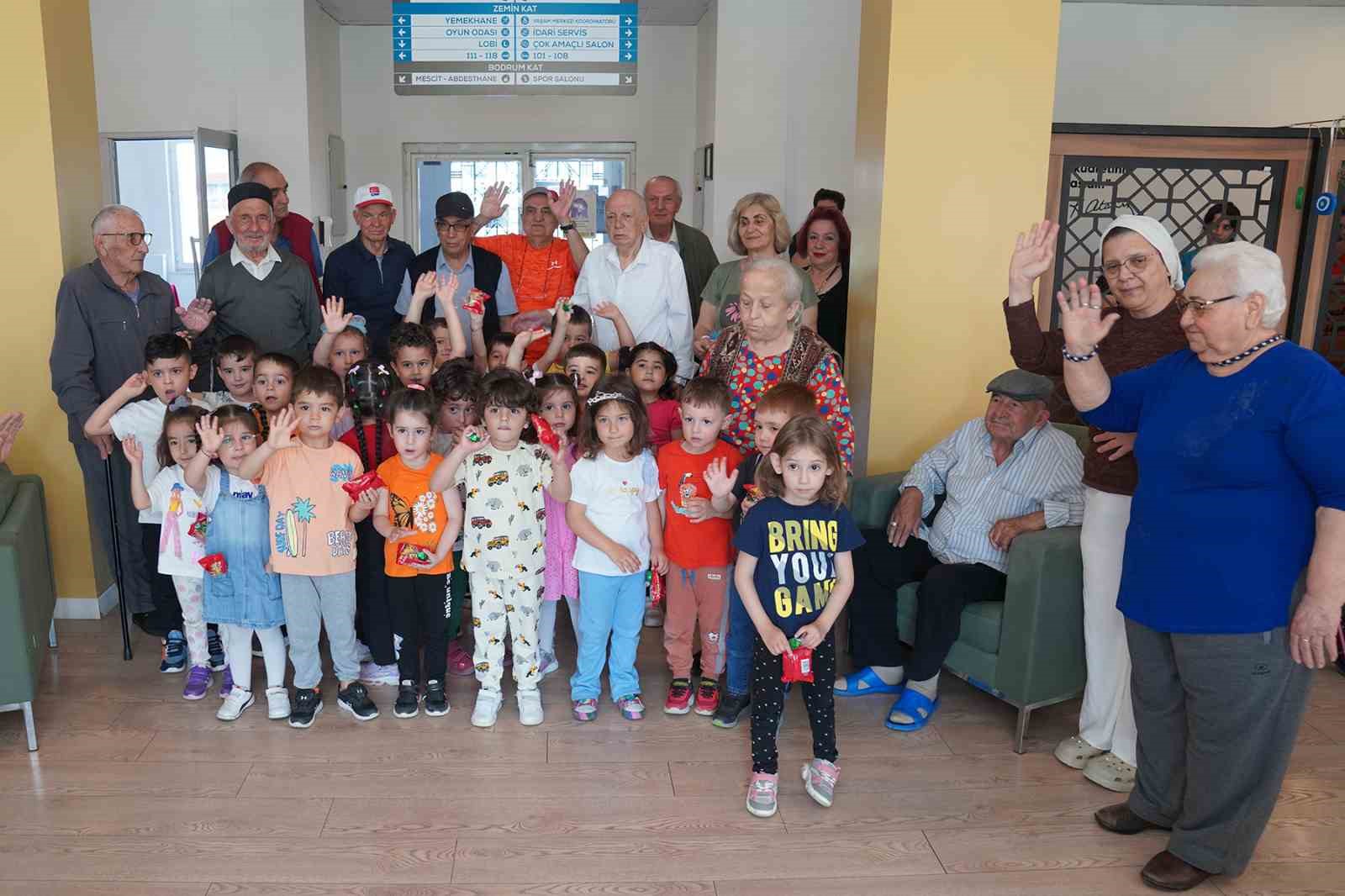 minikler-buyukleriyle-bayramlasti