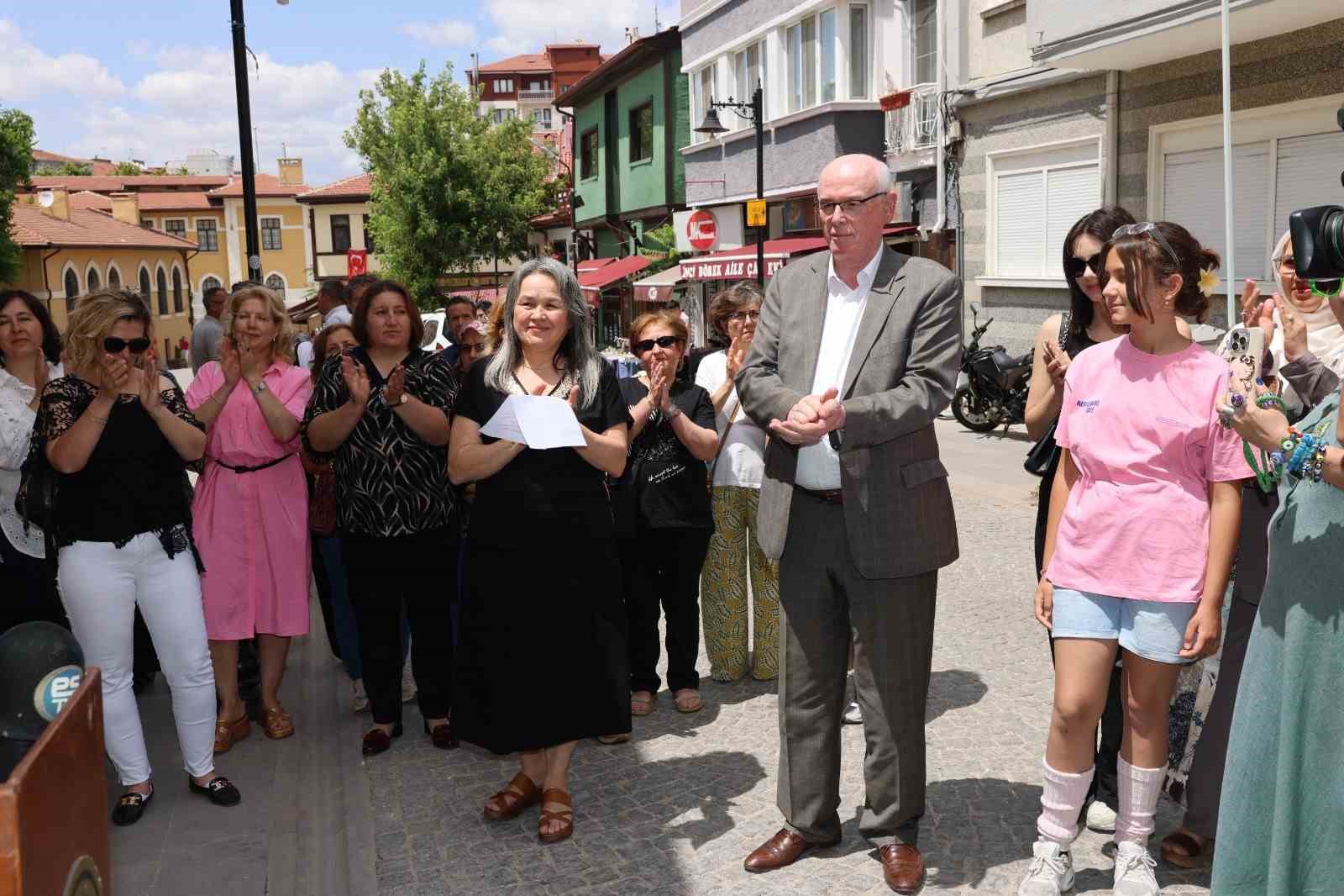 odunpazari-belediyesi-halk-merkezleri-yil-sonu-cini-sergisi-acildi