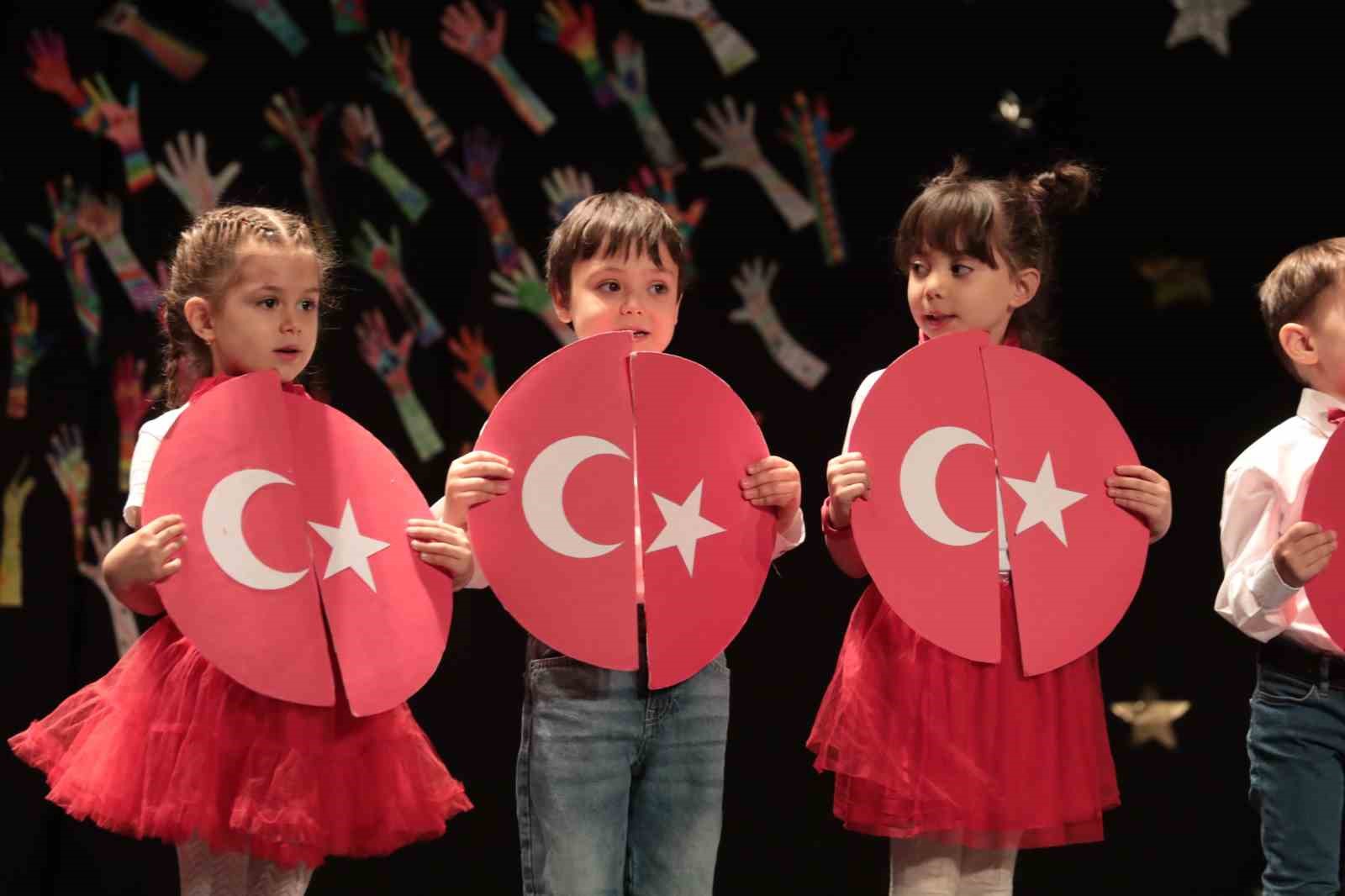 odunpazari-belediyesi-kreslerinde-mezuniyet-coskusu