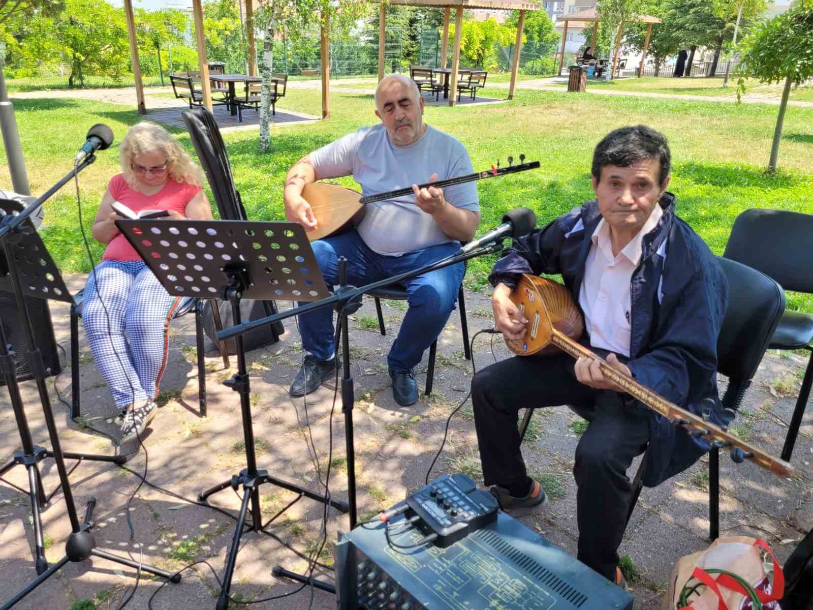 odunpazari-belediyesinden-koca-cinarlar-icin-babalar-gunu-kutlamasi
