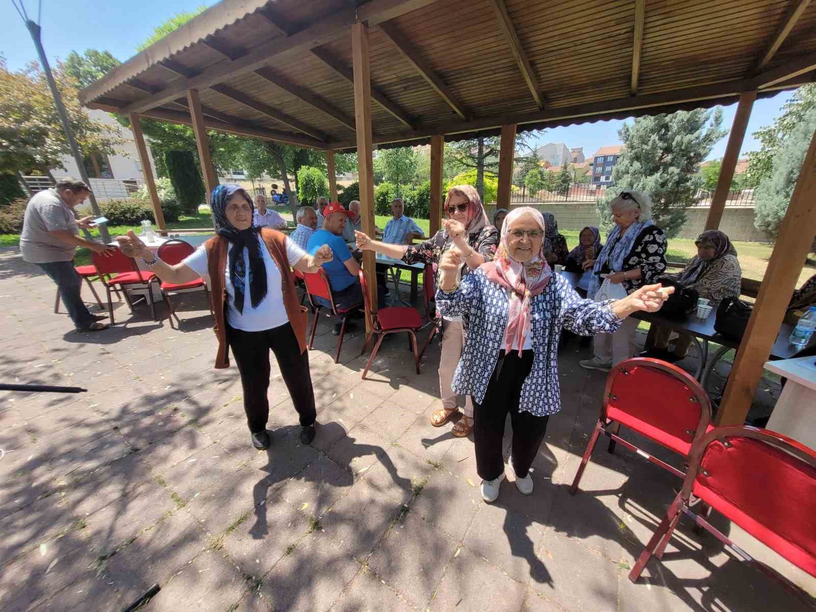 odunpazari-belediyesinden-koca-cinarlar-icin-babalar-gunu-kutlamasi