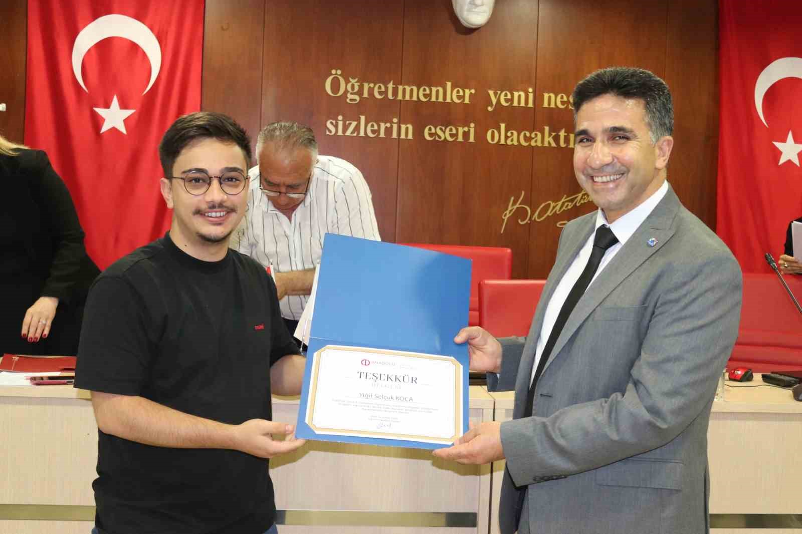 projeleri-tubitak-tarafindan-desteklenecek-ogrenciler-icin-kutlama-programi-duzenlendi
