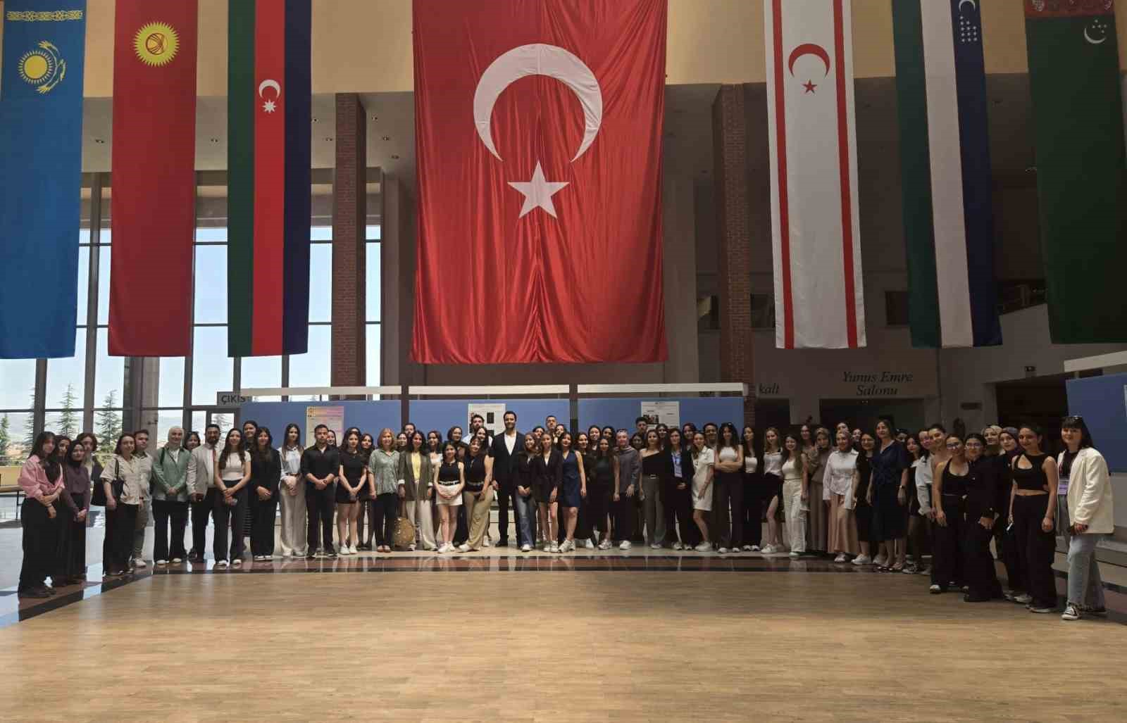 sosyal-hizmet-uygulamali-arastirma-poster-sunumlari-etkinligi-duzenlendi