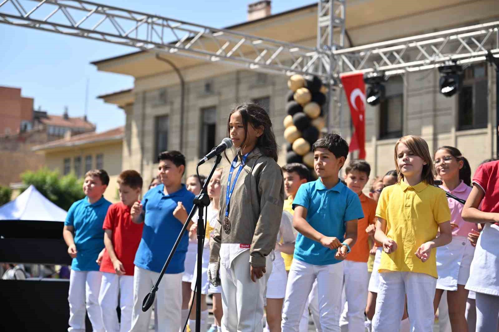 turkiye-yuzyilinda-gelecegin-yildizlari-yil-sonu-senligi-duzenlendi