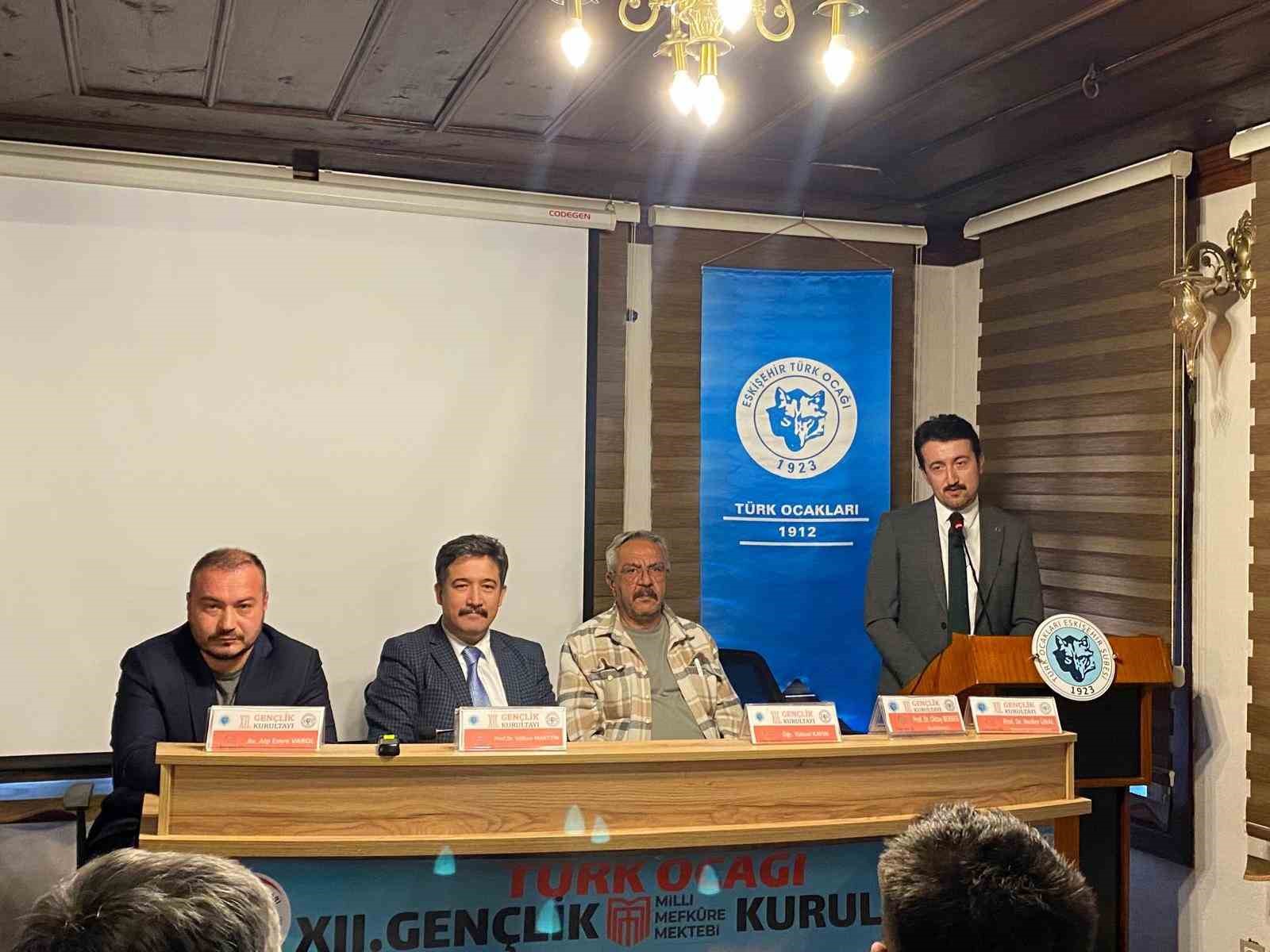 xii-genclik-kurultayi-sonuc-beyannamesi-ilan-edildi