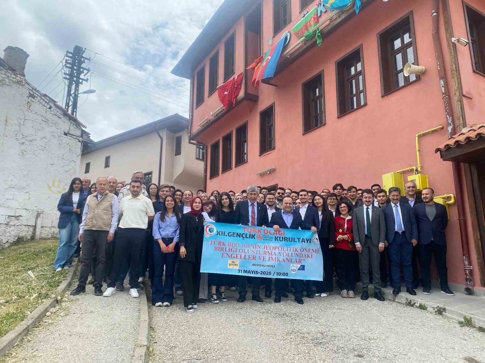 xii-genclik-kurultayi-sonuc-beyannamesi-ilan-edildi