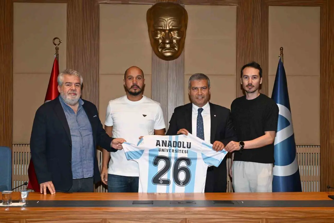 anadolu-universitesi-spor-kulubu-futbol-subesi-eskisehir-anadolu-spor-faaliyetler-asye-devredildi