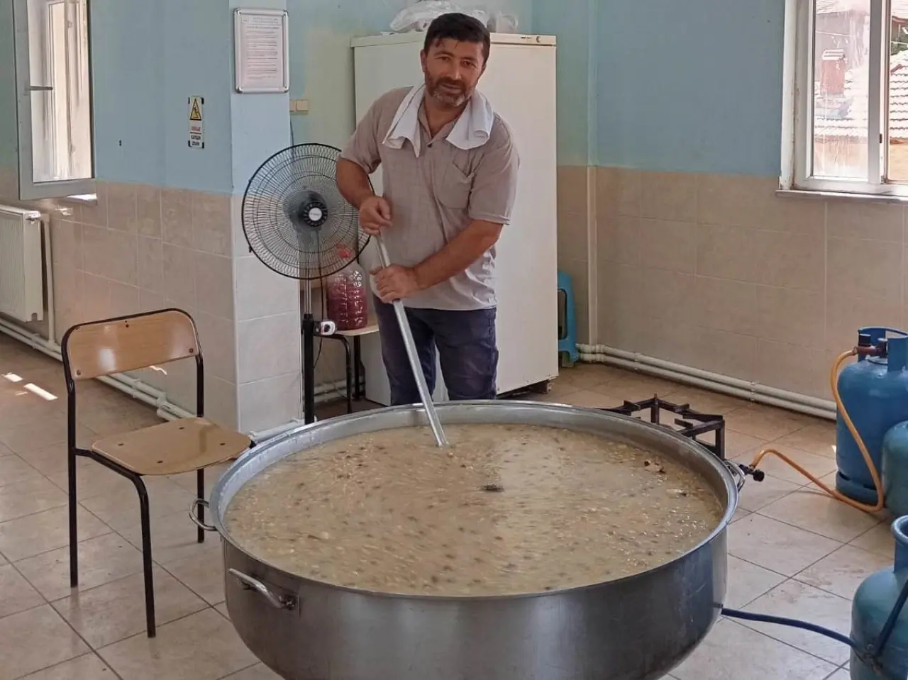 hisarcik-kutluhallar-koyunde-15-yildan-beri-asure-gelenegi-surduruluyor