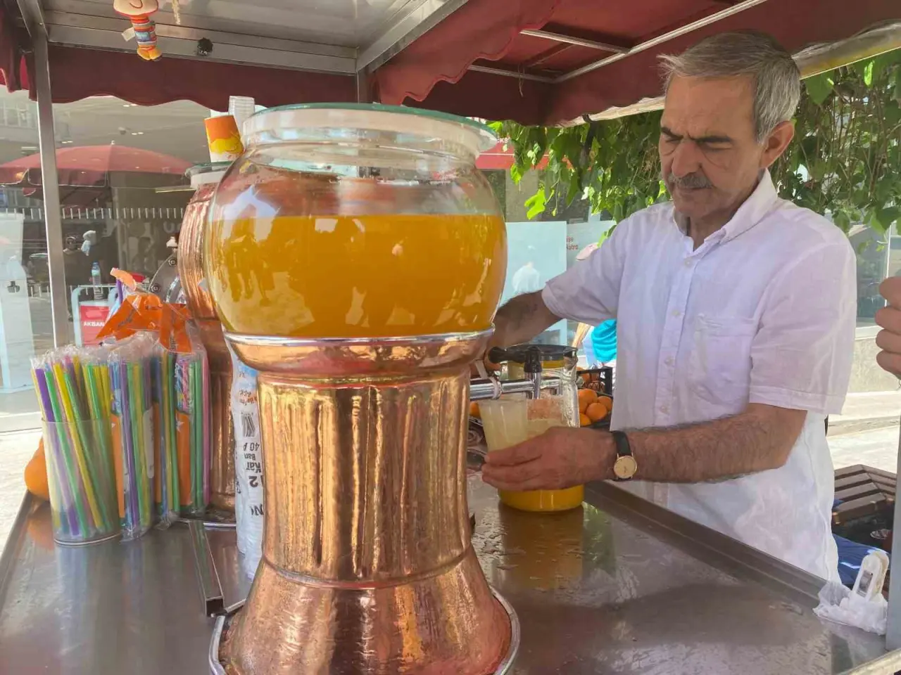 portakal-arabasi-80-yildir-eskisehir-sokaklarinda