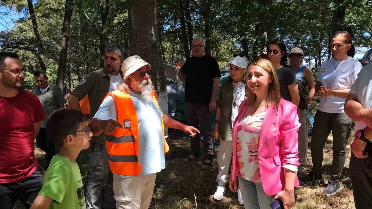 pazaryerinde-karavan-ruzgari-200den-fazla-karavan-kinikta-bulustu