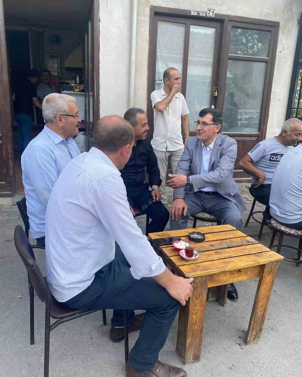 baskan-eyup-kahveci-esnafla-bulustu