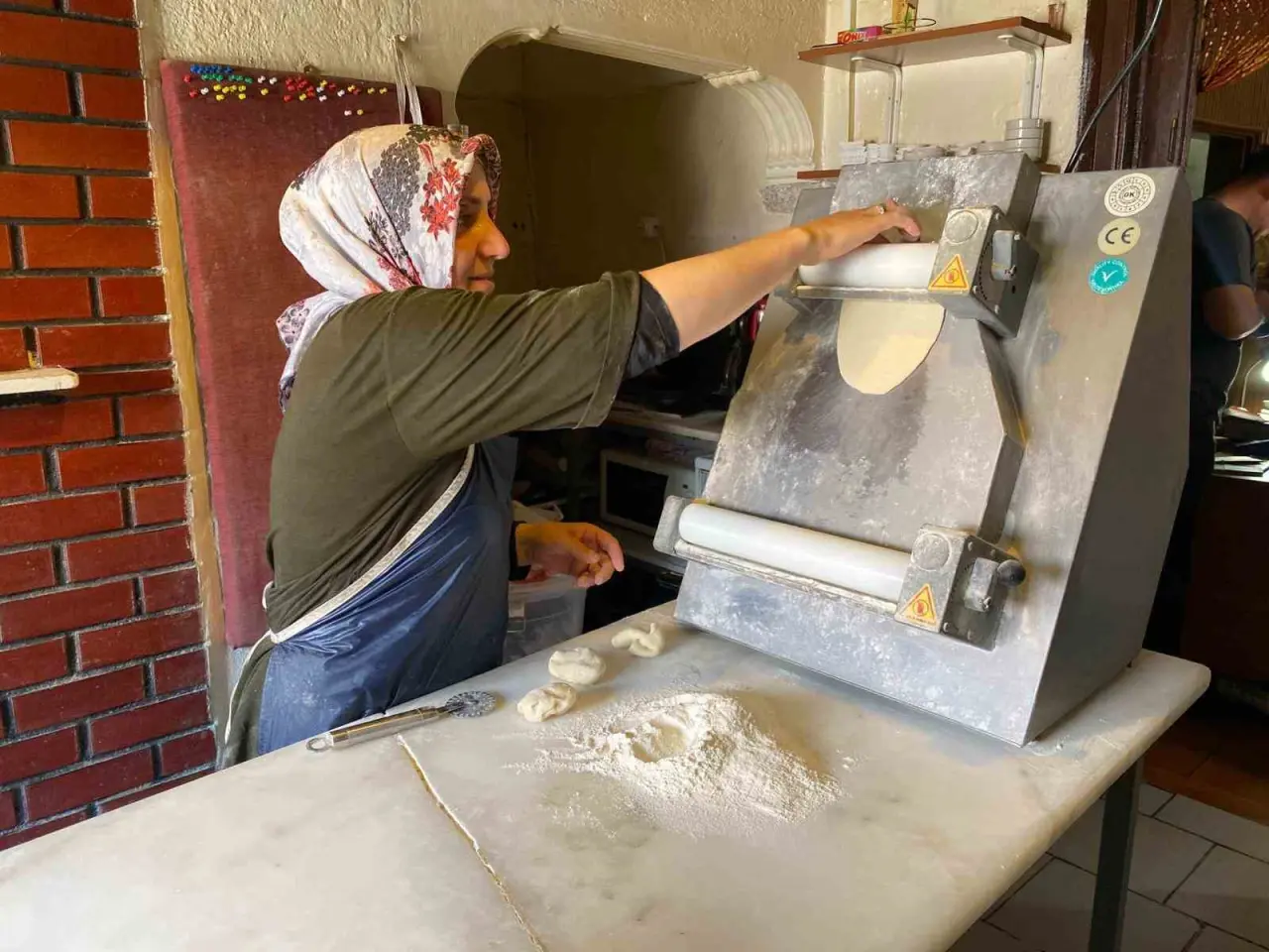 bu-lezzetin-en-onemli-ozelligi-yagsiz-kiymadan-ve-ince-hamurlu-olmasi