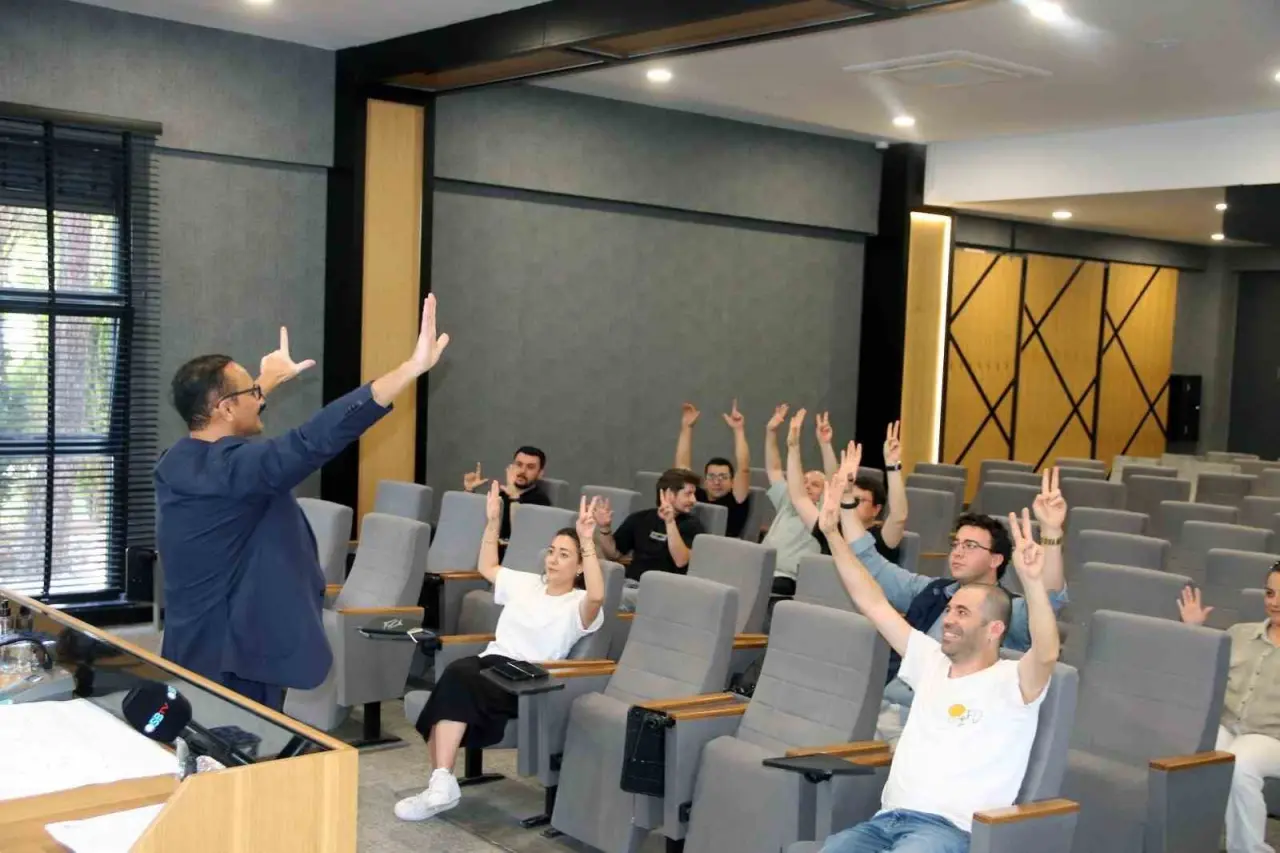 kutahya-osb-akademide-iste-motivasyon-egitimi-duzenlendi