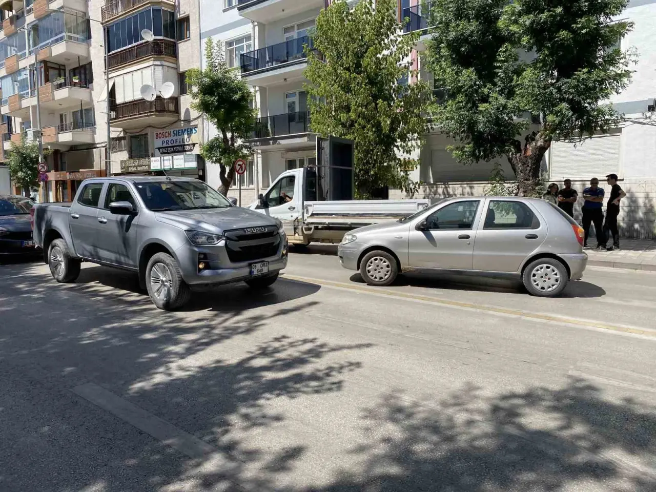 otomobil-ile-motosikletli-kurye-carpisti-1-yarali