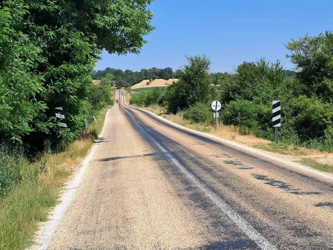 bilecikte-eriyen-asfalta-karsi-karayollarinda-kumlama-calismasi
