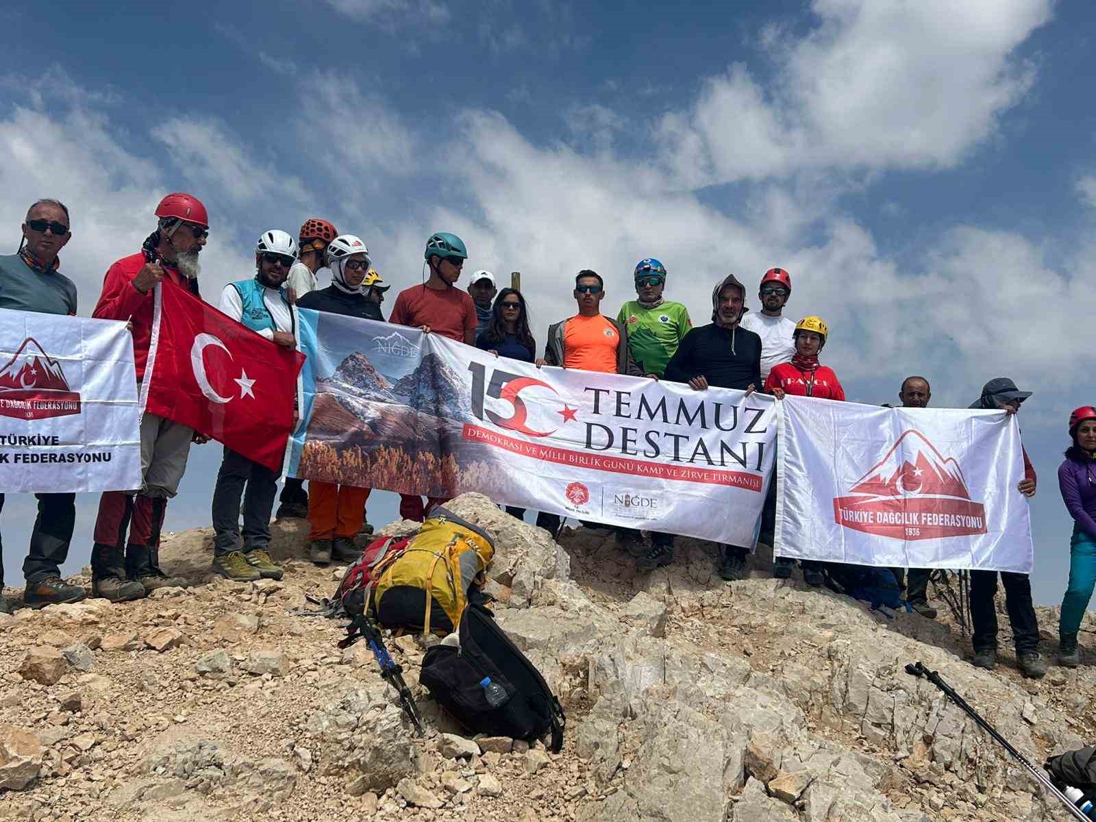 eskisehir-afad-personeli-15-temmuz-sehitleri-anma-tirmanisina-katildi