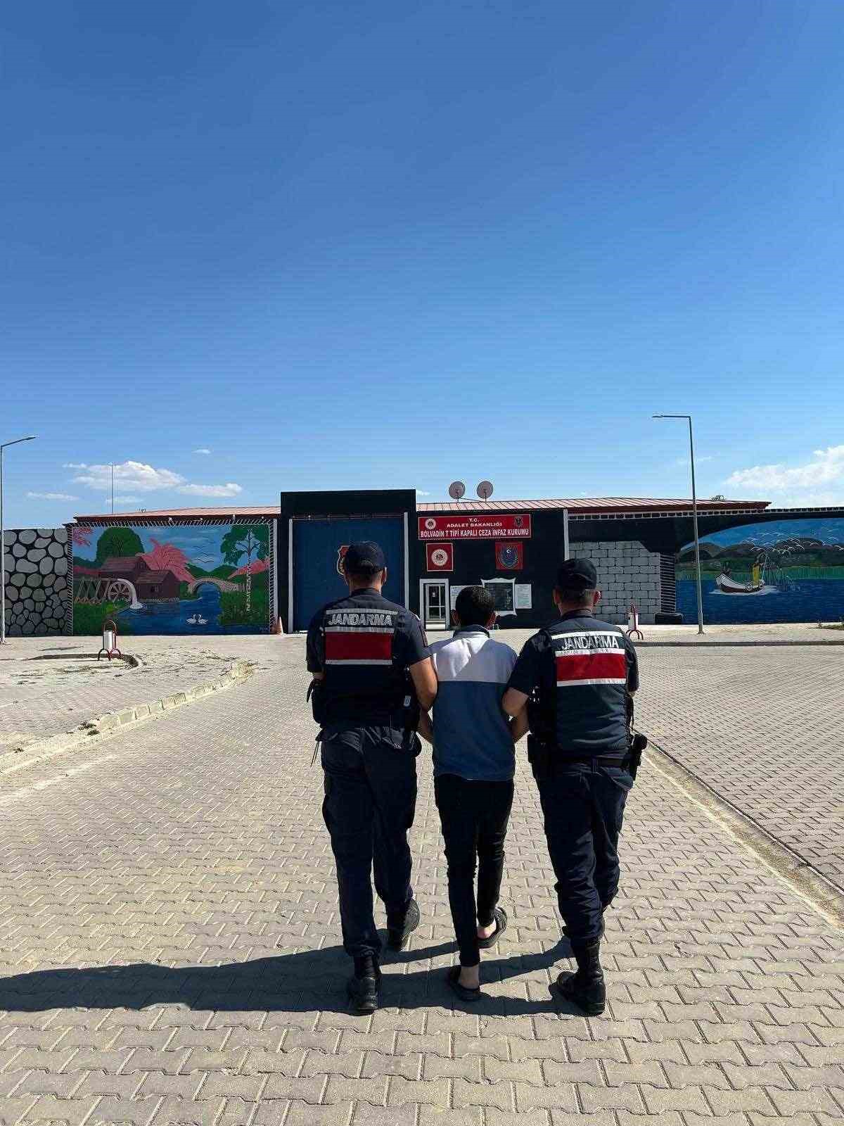farkli-suclardan-hapis-cezalariyla-aranan-9-kisi-yakalandi