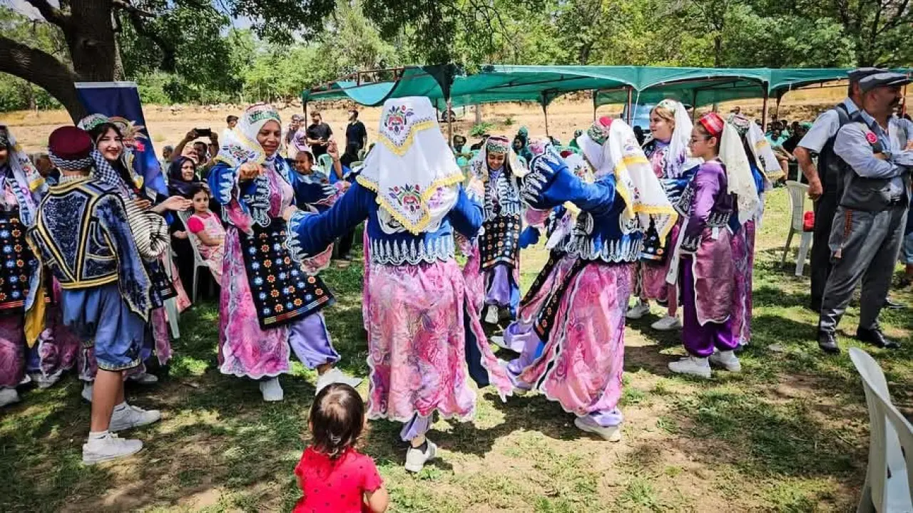 festivalde-en-guzel-kuzu-ve-buzagi-secildi
