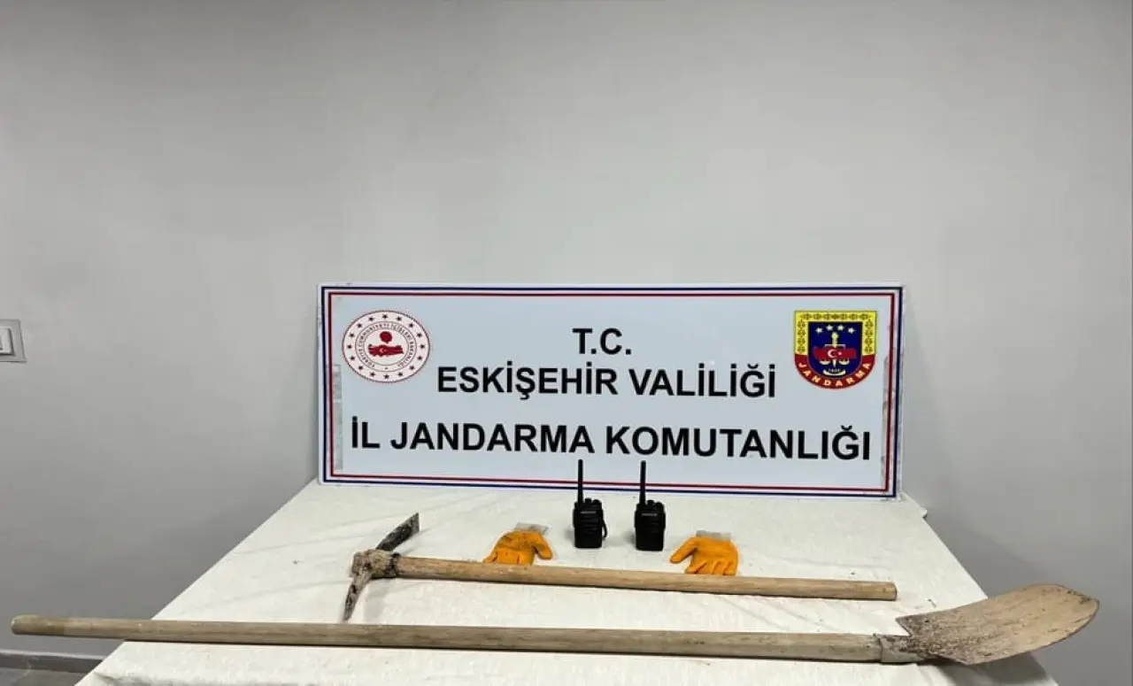 kacak-kazi-yapan-sahislari-jandarma-sucustu-yakaladi