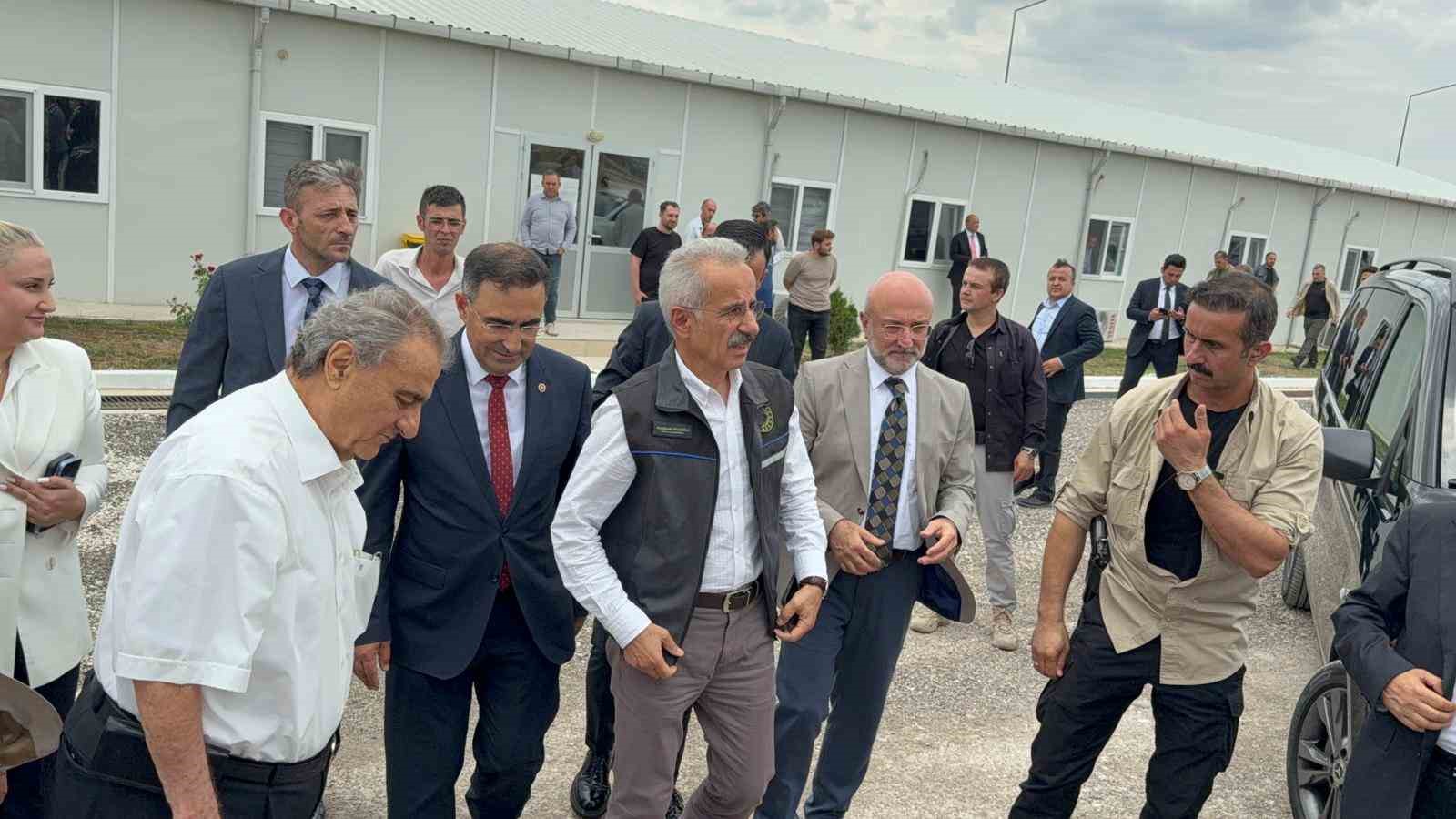 bakan-uraloglu-yaklasik-115-milyon-insanimiz-hizli-tren-konforuna-kavusacak
