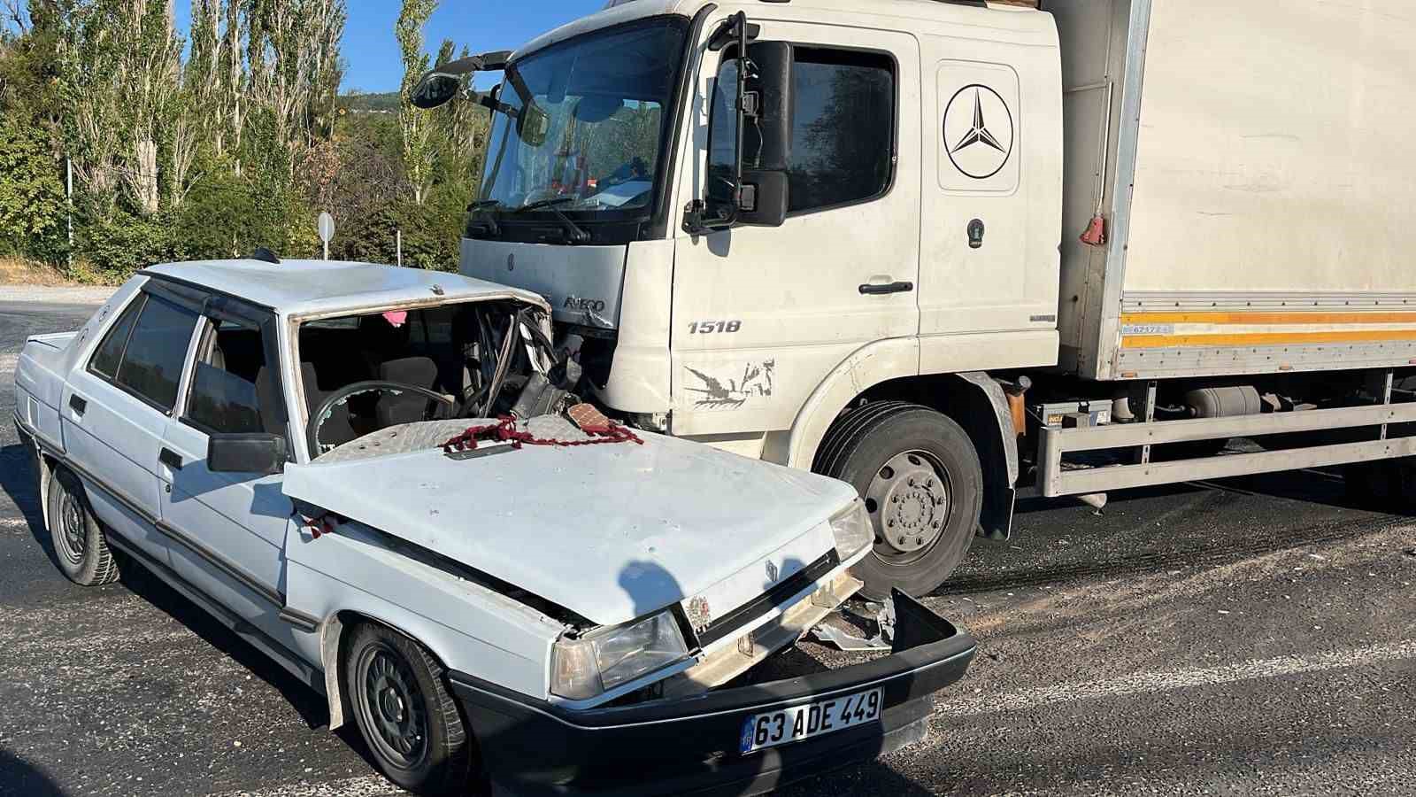 domanicte-trafik-kazasi-2-yarali